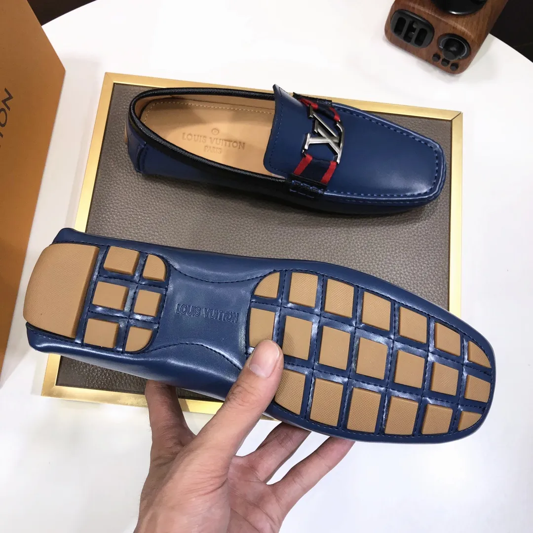 Men's men's shoes 💰420💰 [LV Doudou shoes] (water-dyed cowhide lining) new model is on the market, available on the official website. The new Doudou shoes are processed into single-color materials, and the uppers are made of imported cowhide material. The body of the shoe is fully hemmed with mark thread, and is lined with imported original cowhide leather. The elegant shoe shape is super suitable for all-matching, and the size is 38-44.